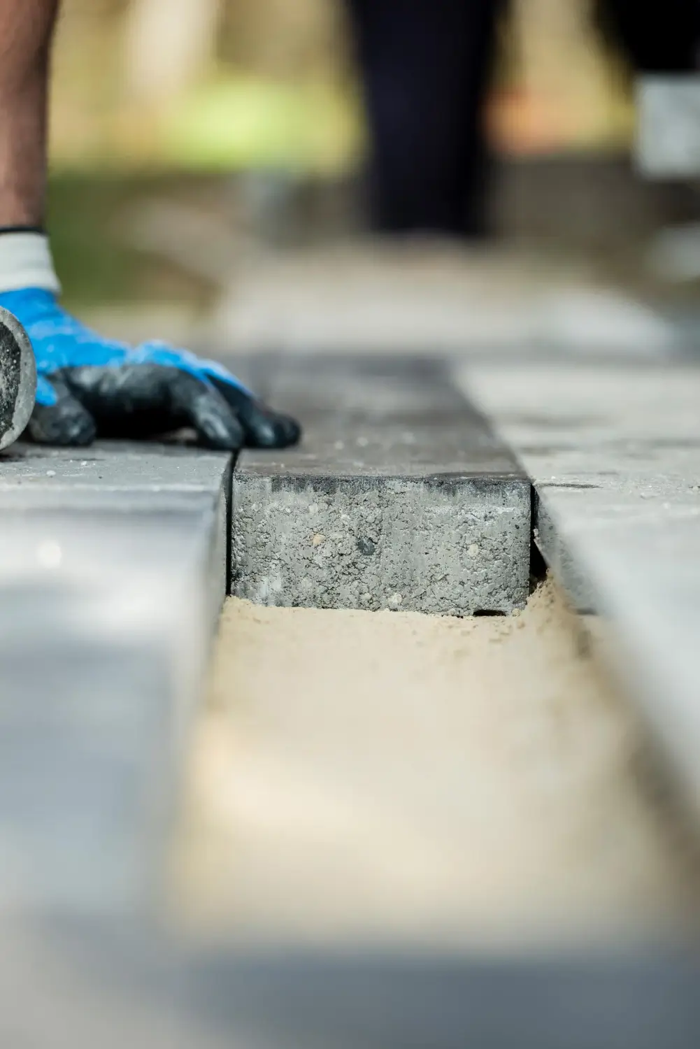 Posa pavimenti esterni per condominio a Roma su terrazzo o area comune