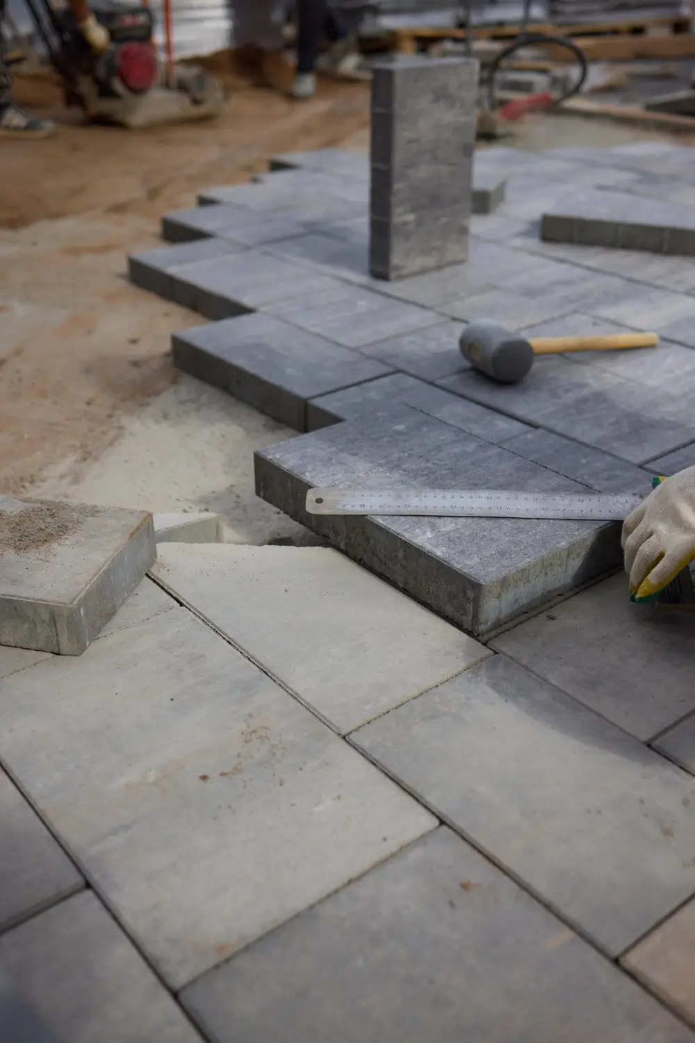 Posa pavimenti esterni Roma per terrazzi e spazi esterni